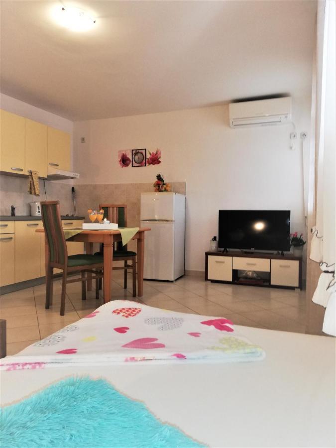 Apartmani Slavka Primošten Exteriör bild