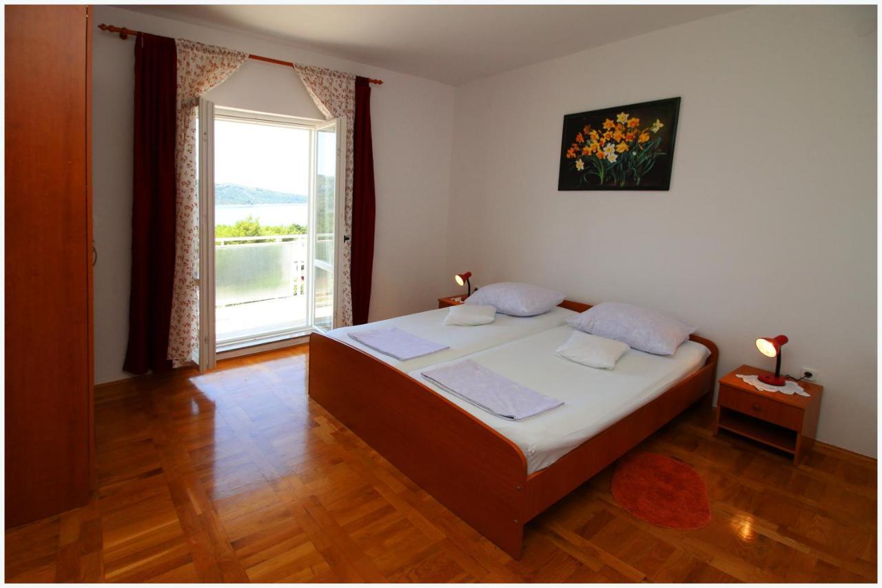 Apartmani Slavka Primošten Exteriör bild